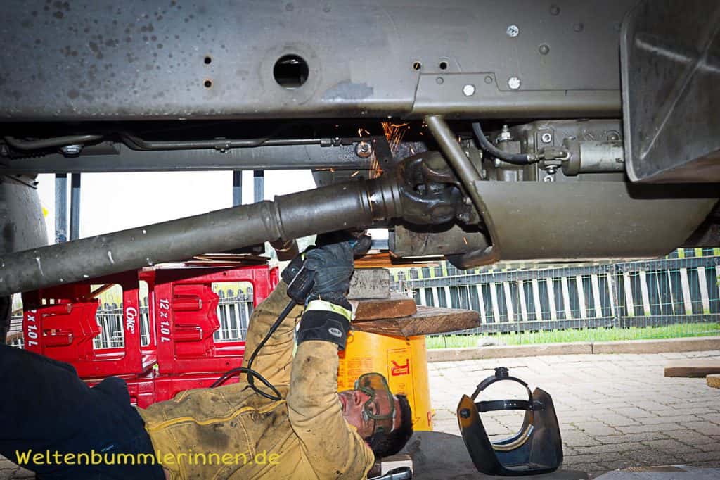 2017-06-07 13-04-24 wp Umbau Auspuff beim Steyr 680 GL
