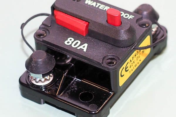 allzeit-bereift.de - Elektroanlage beim Selbstausbau des Fienchens, Steyr 680GL