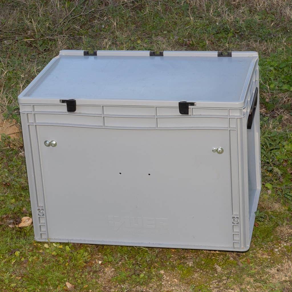 Allzeit-Bereift.de Kuststoffkiste zur Aufnahme der Filteranlage Wasser im Camper