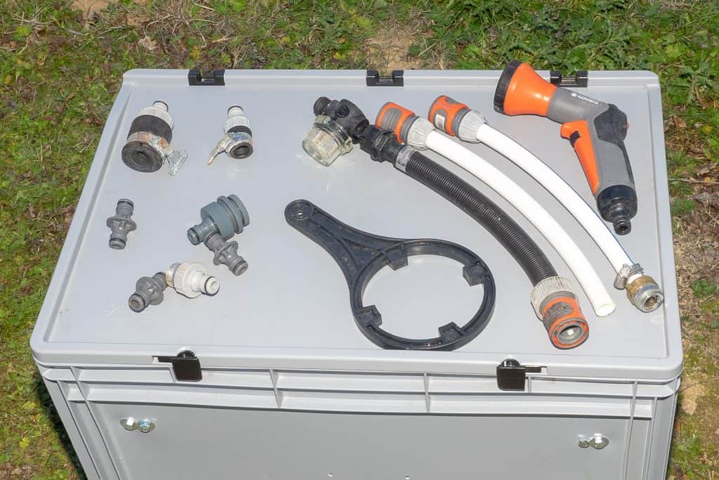 Allzeit-Bereift.de Zubehör der Kiste für Wasser im Camper