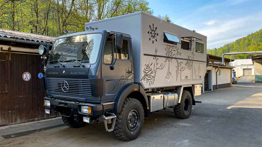 Sollen wir ein Expeditionsmobil gebraucht kaufen, selber bauen oder bauen lassen? Auch wir standen am Anfang unseres Projektes vor dieser Frage