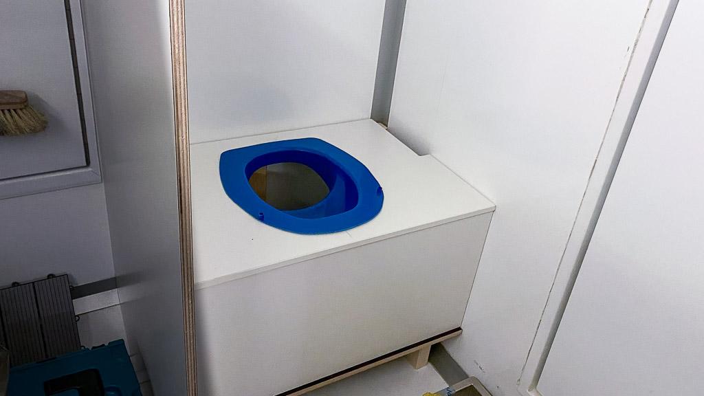 Trockentrenntoilette-Abdeckbrett-Separett Die Trockentrenntoilette im Wohnmobil