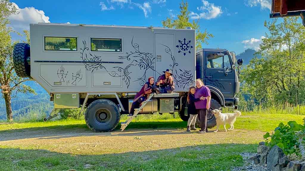 Quer durch Europa 08 Slowenien Black Pearl und Allzeit-Bereift