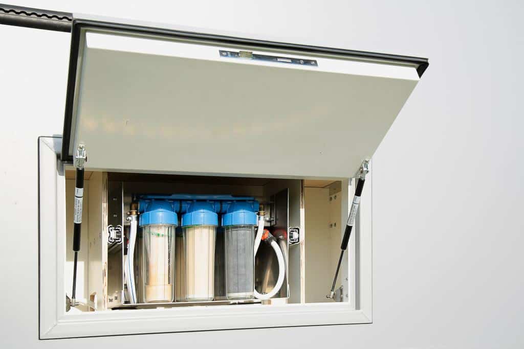 Sideway-Klappe-geoeffnet-Detailansicht Sideway Fenster Türen Klappen im Wohnmobil