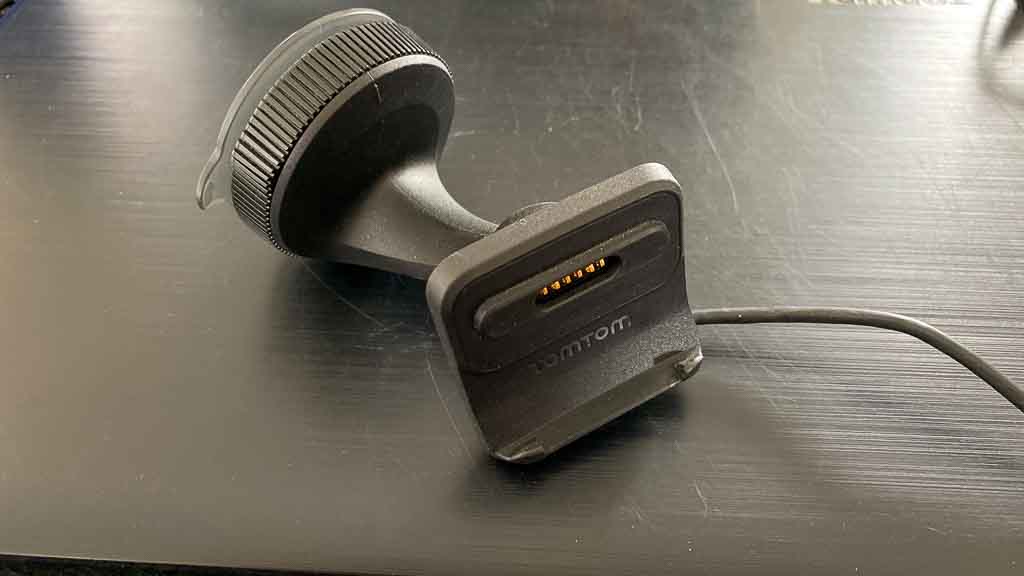 TOMTOM-Go-Professional-620-Halterung Navigationsgerät TOMTOM-Go-Professional-620 Halterung, die an der Frontscheibe befestigt wird. Navigation Wohnmobil