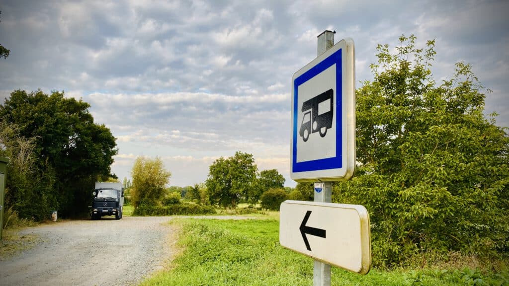 Am Wasser stehen wir ganz allein