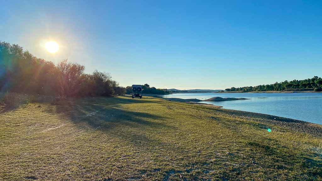 Am wasser mit Ameisen Warteposition mit Ameisen