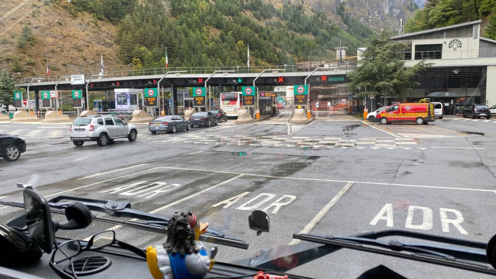 Zwangspause am Eingang des Frejus-Tunnels