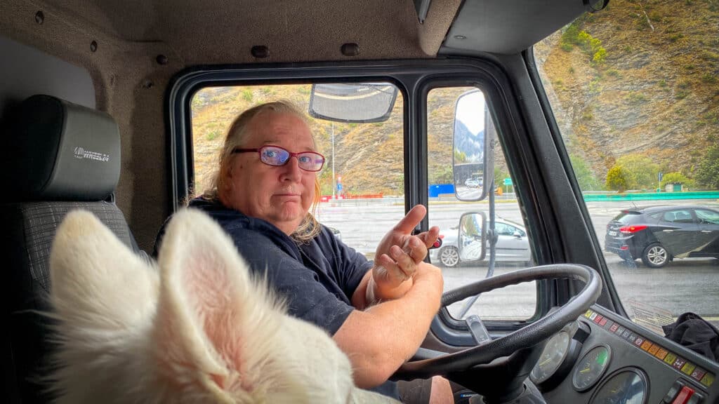 Genervt durch Zwangspause am Frejus-Tunnel