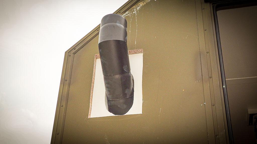 Schornsteindurchführung im Heck eines Steyr 680