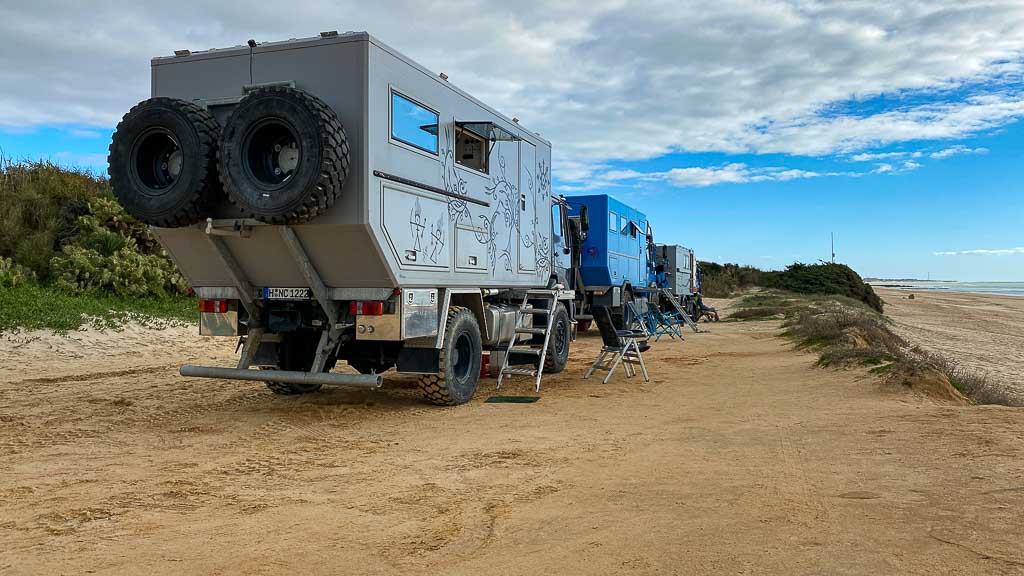 Exmo-Parade am Strand in der Nähe von Cardiz