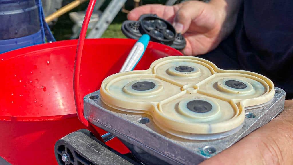 Reparatur der ausgebauten Wasserpumpe