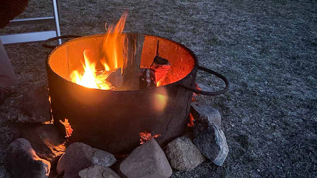 Lagerfeuer am Abend