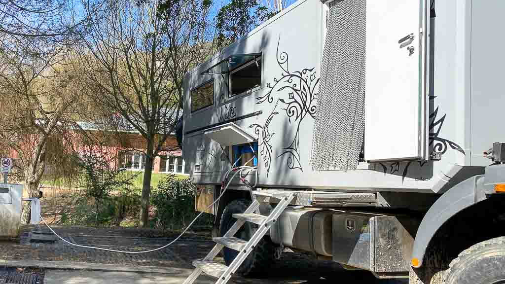 Wasser zapfen mit Hindernissen