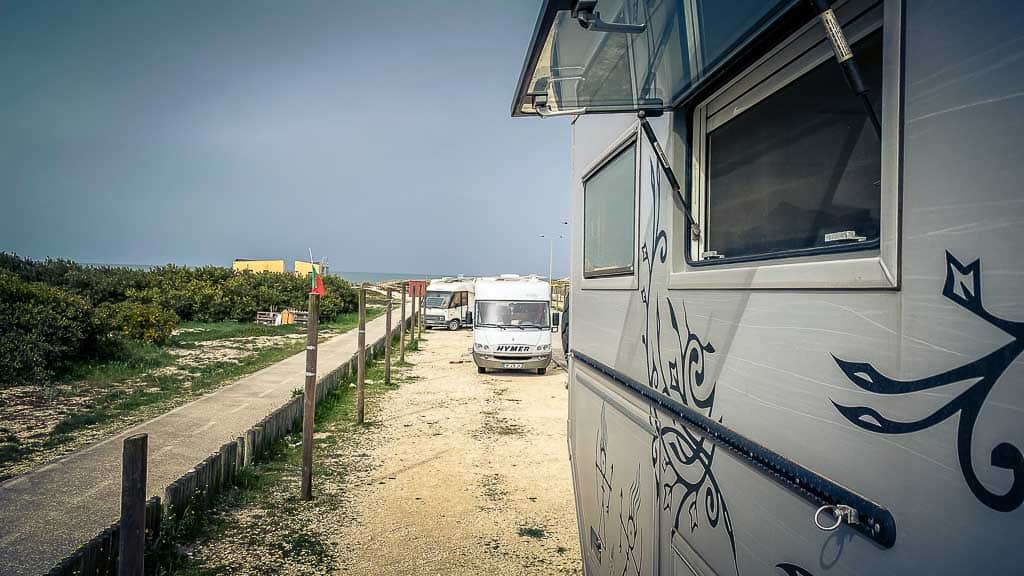 Der Stellplatz von Costa de Lavos im Frühjahr