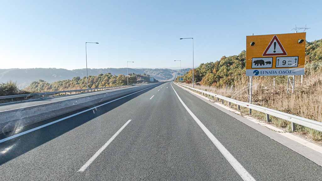 Hinweisschild Achtung Bären