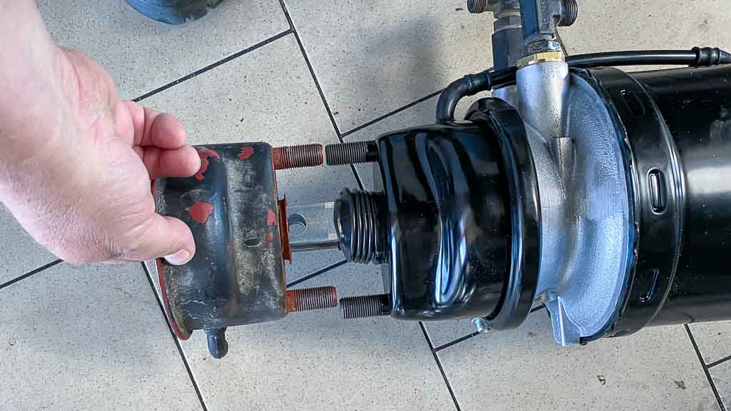 Federspeicher neu passt nicht