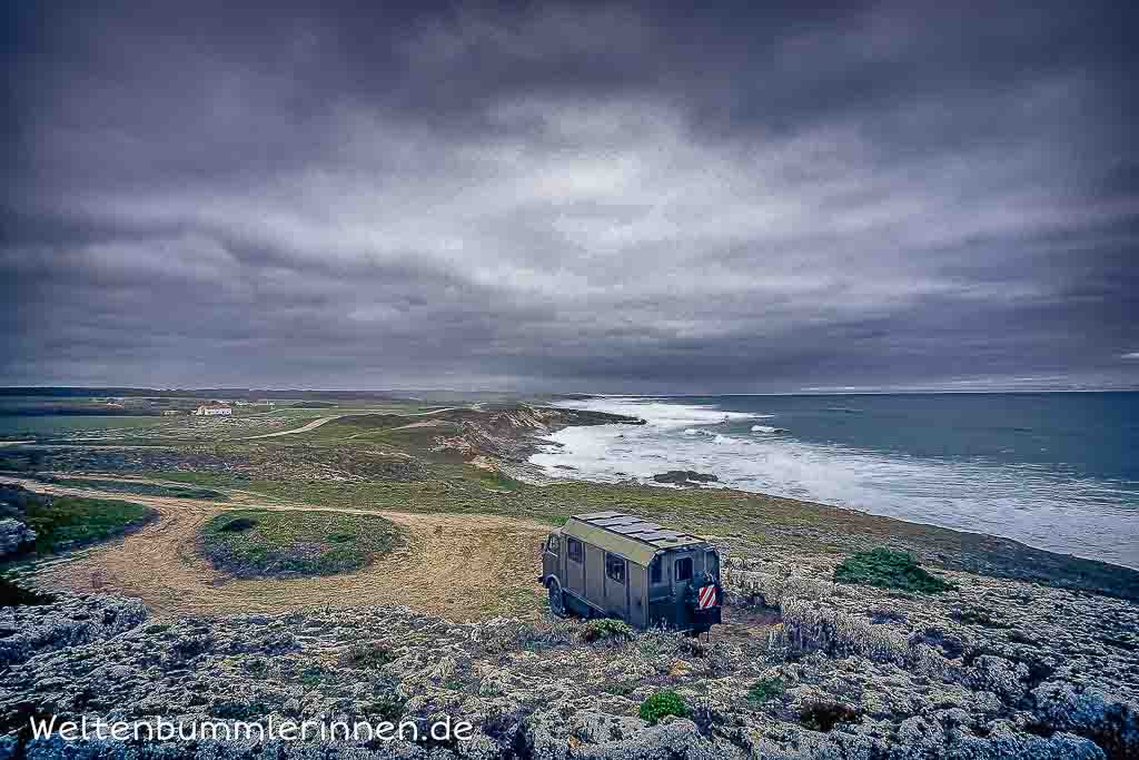 Vanlifer im Steyr 680 am Meer