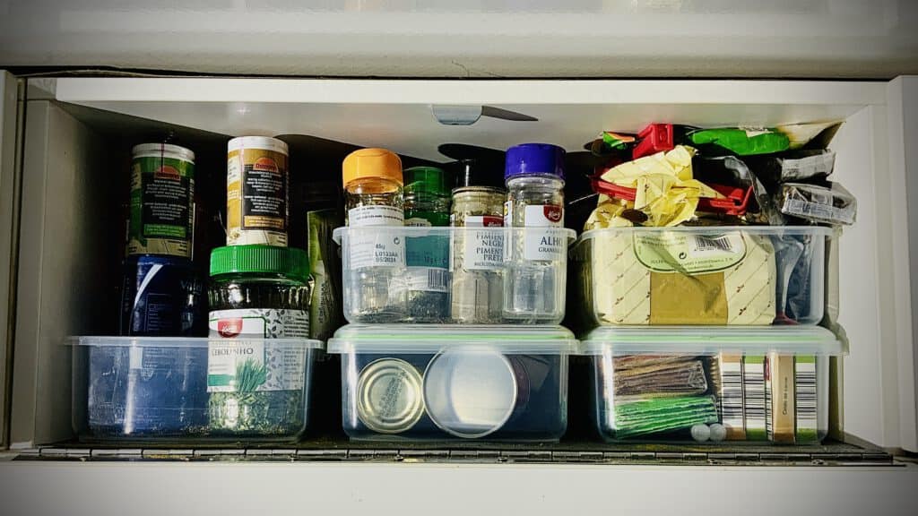 31FFAD1D-CC0E-4E05-B696-F0EEB76186C9 Unser Gewürzschrank in der Black Pearl