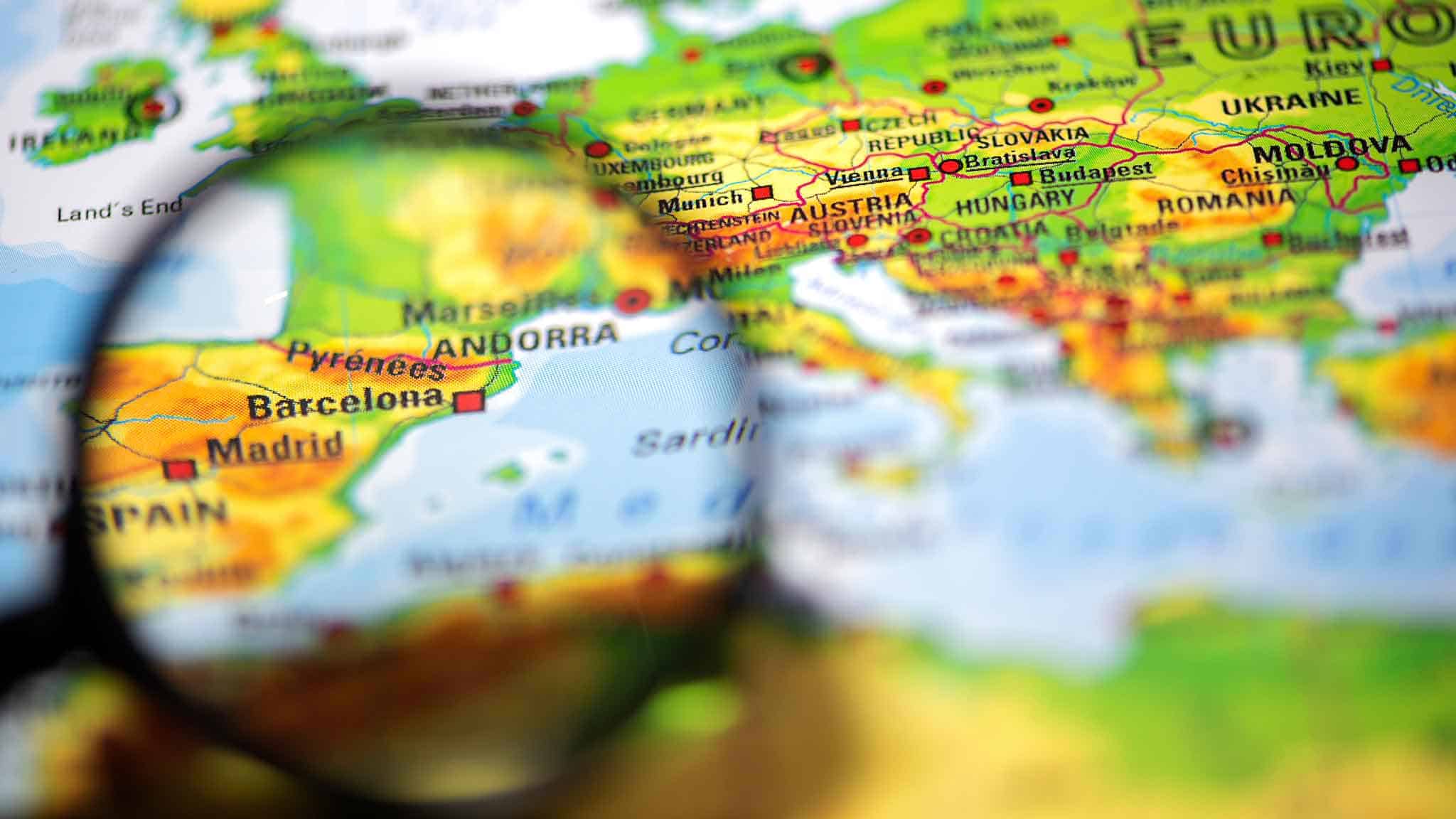 Spanienkarte mit Lupe