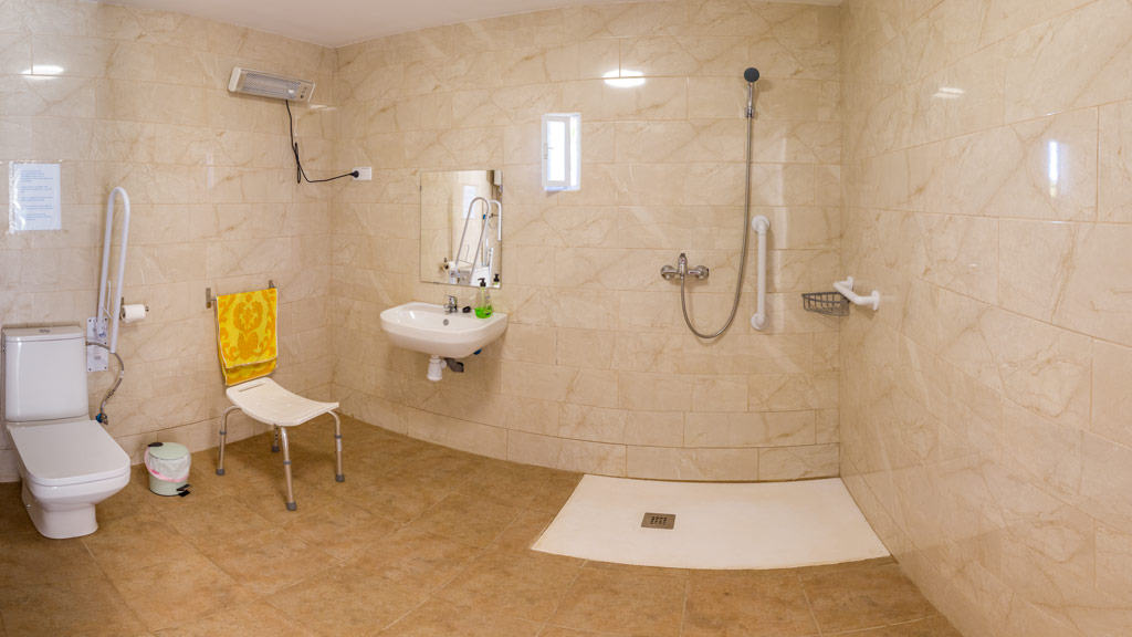 Area Camper La Ermita Badezimmer groß